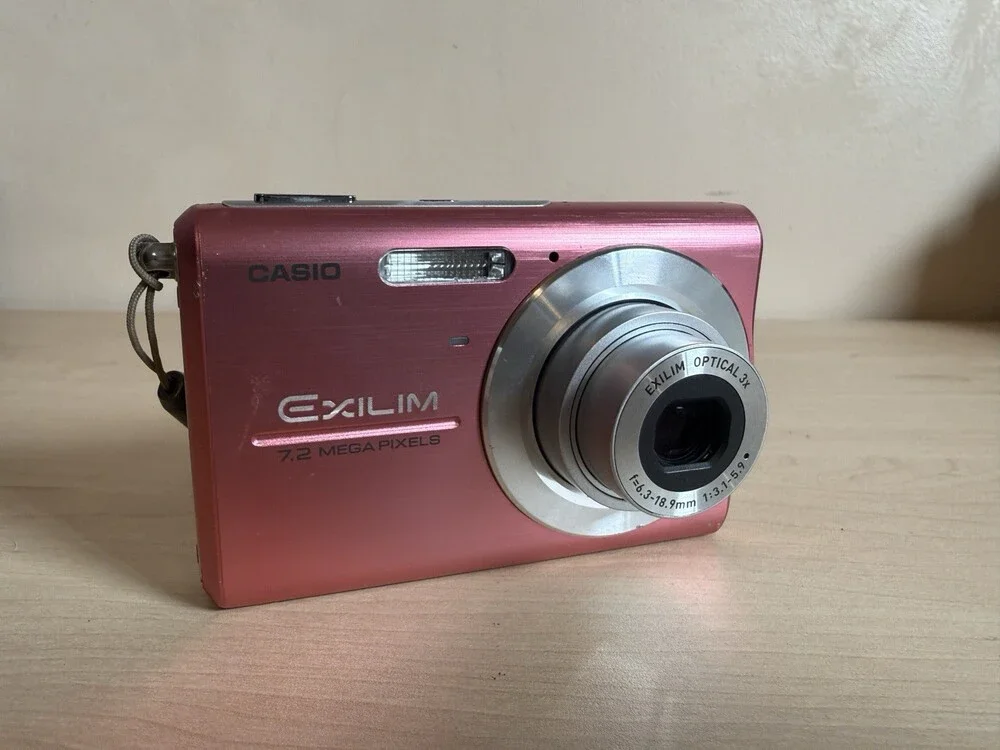 Casio EXILIM ZOOM EX-Z75 7.2 MP Digital Compact Camera - PINK